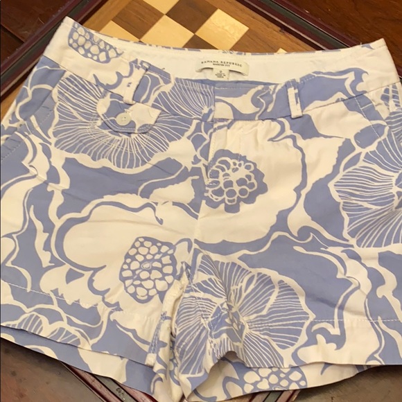 Banana Republic Pants - Banana Republic shorts